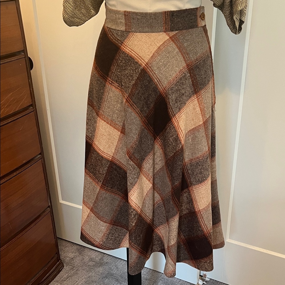 Vintage Plaid A-Line Skirt in Brown and Cream